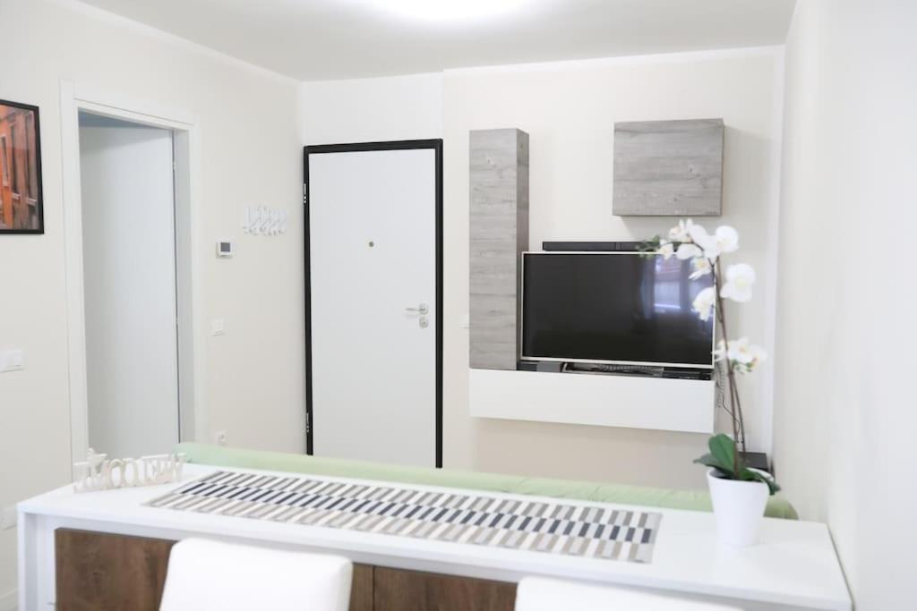 Casa Magenta Apartment 2 Valeggio sul Mincio Bagian luar foto
